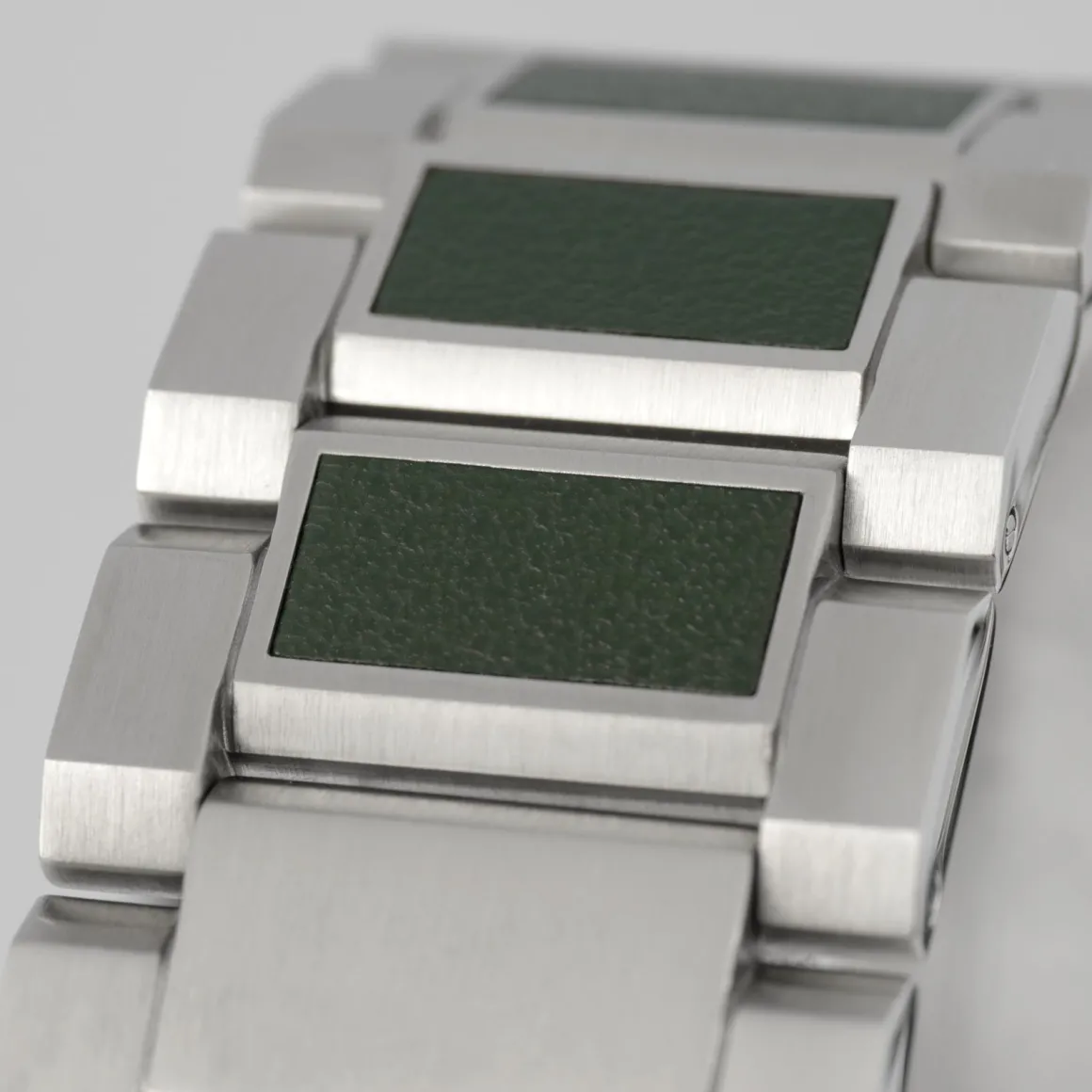 Jacques Lemans Eco Power 1-2115G Herrenuhr Ø 44,0mm Best